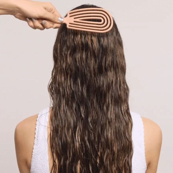 504223-DetanglingFlexiBrush-Pro-Terracotta-Model-1x1 504223-DetanglingFlexiBrush-Pro-Terracotta-Model-1x1