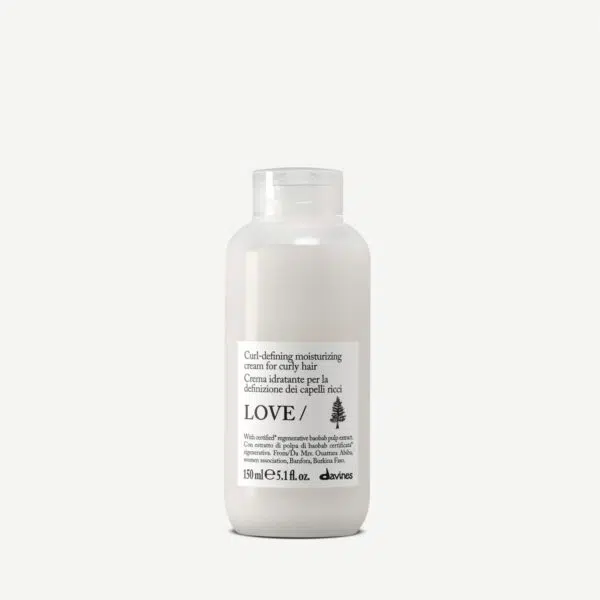 Davines-70129-LOVE-CURL-CREAM-150ML-8004608296508-1 Kosteuttava LOVE CURL CREAM hoitovoide on erityisesti kehitetty korostamaan luonnollisia kiharia ja laineita tarjoten hiuksille tehokasta syväkosteutusta